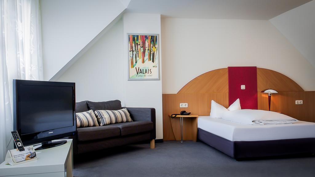 Albertinum Hotel Erlangen Zimmer foto